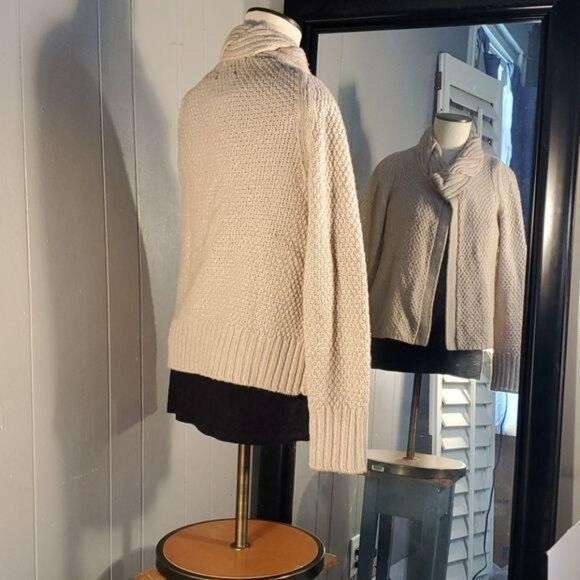 Banana Republic Heritage Sweater Wool Cable KNIT CARDIGAN WOMAN'S WOMEN'S Small - Picture 2 of 9